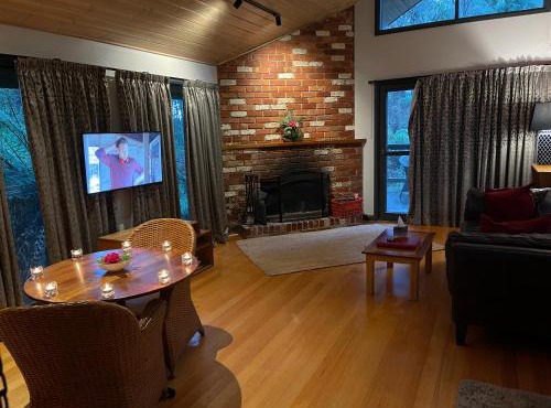 Woodlands rainforest retreat