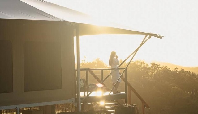 Woora - Hills Kissed by Golden Sunrise as you awaken to a world kissed by dawn at Woora (Noongar for "far, far away").