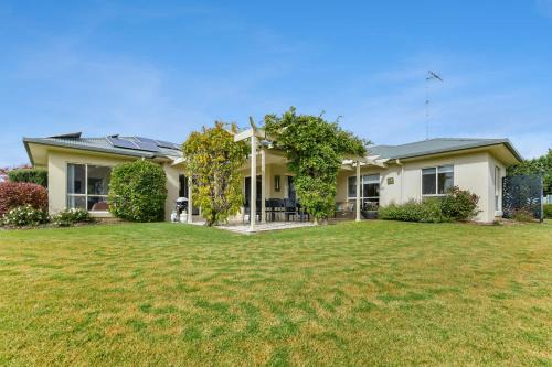 Wren Hill - Dreamy Home with Spectacular Views