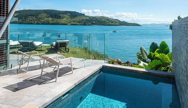 Yacht Club Villa 13