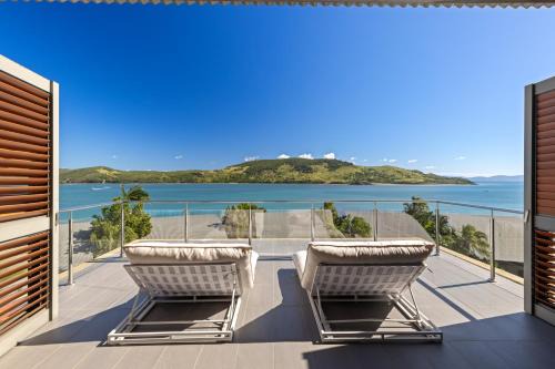 Yacht Club Villas on Hamilton Island by HIHA