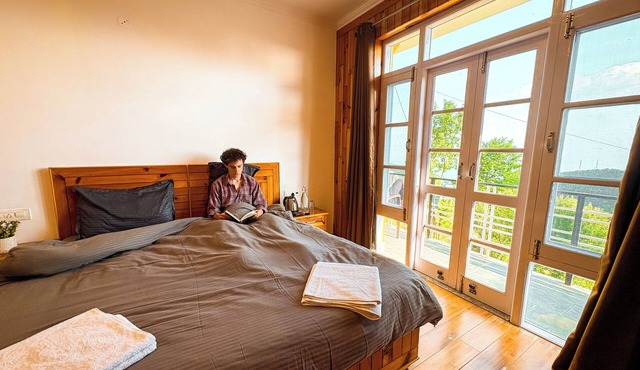 Young Monk Hostel Dharamkot