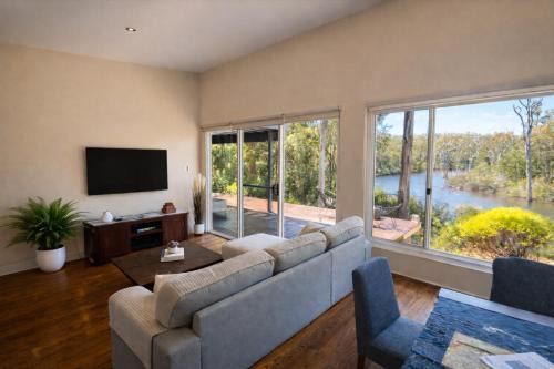 Zen on the River Lux 3BR with Japanese Touches Walk to Down Town