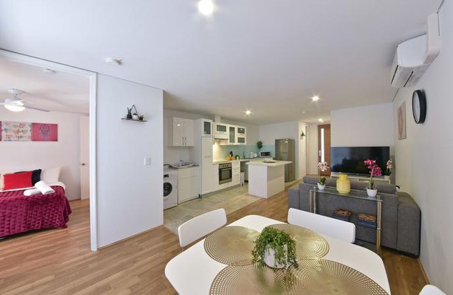 Belmont apartment near Perth City 3404