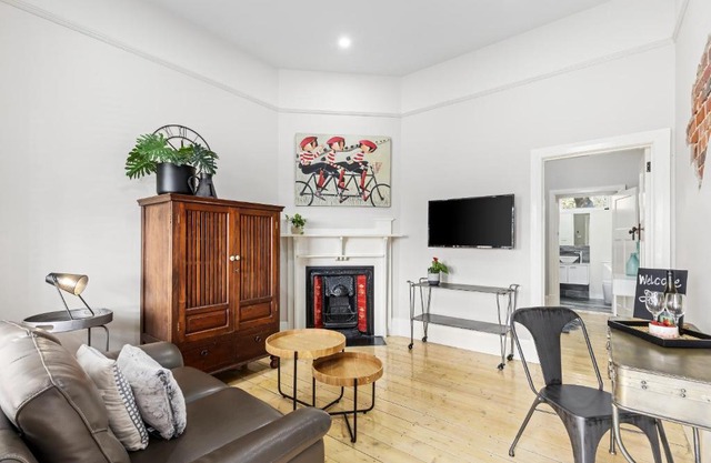 Boutique Heritage Studios On Ryrie street OPPOSITE HOSPITALS Geelong CBD