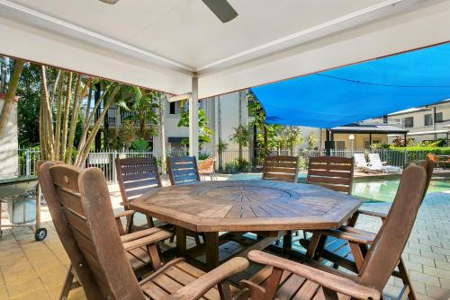 Cairns Reef Motel 