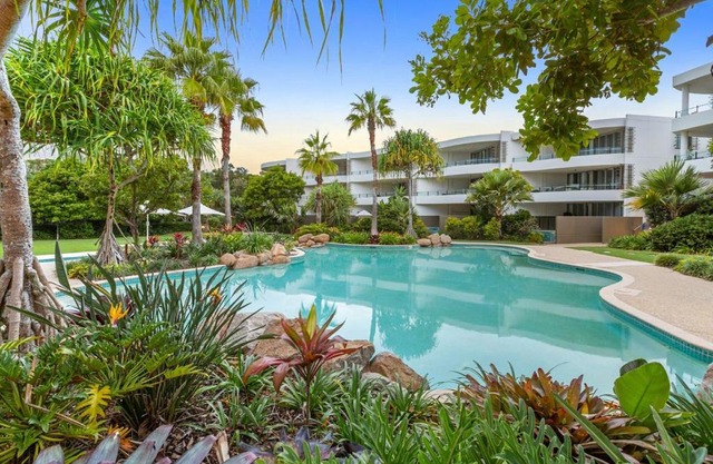 Cotton Beach 97 - Beachfront Complex with Pool