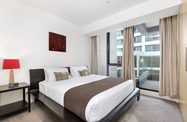 Edgewater 208