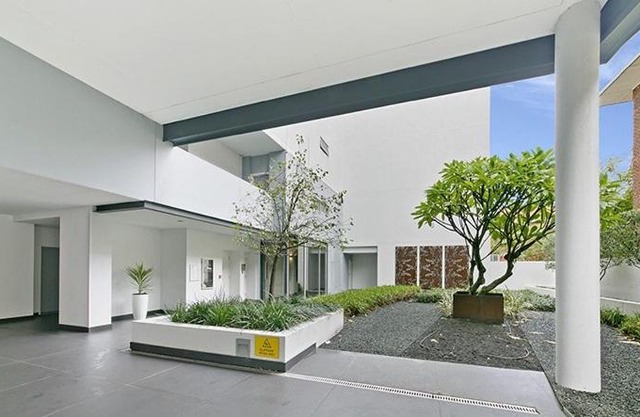 Kings Park Apartment 10
