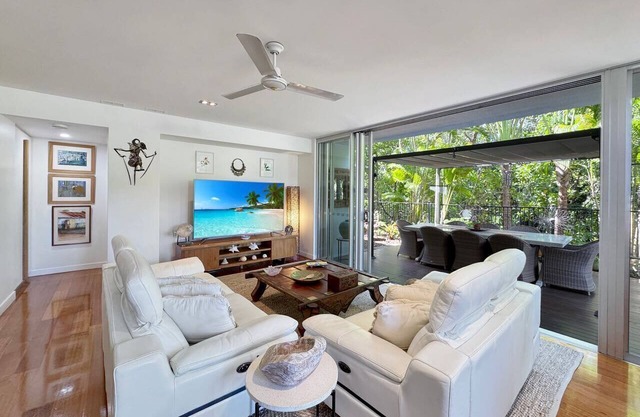 Maggies Beachfront Apt. 2 in Horseshoe Bay