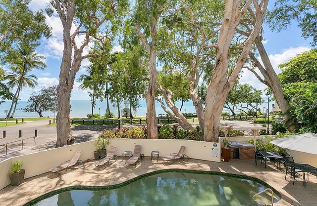 On Palm Cove Beachfront Apartments