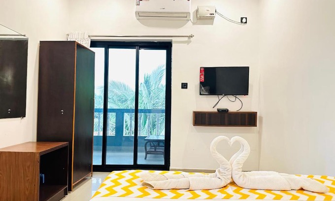 Saunta Vaddo Hotel | Hotel Baga Bay 200 Meters From Baga Beach