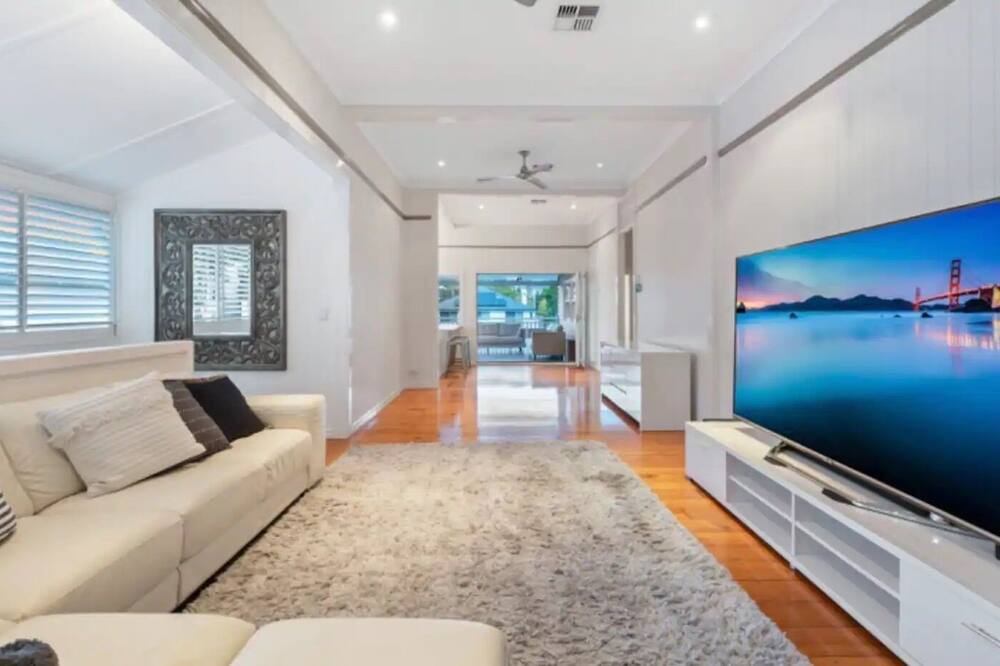 Photo of Livingroom in Ascot