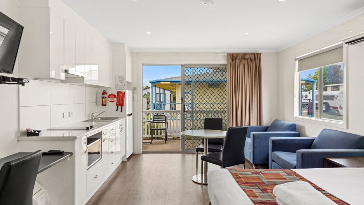 Photo of Livingroom in Semaphore Park