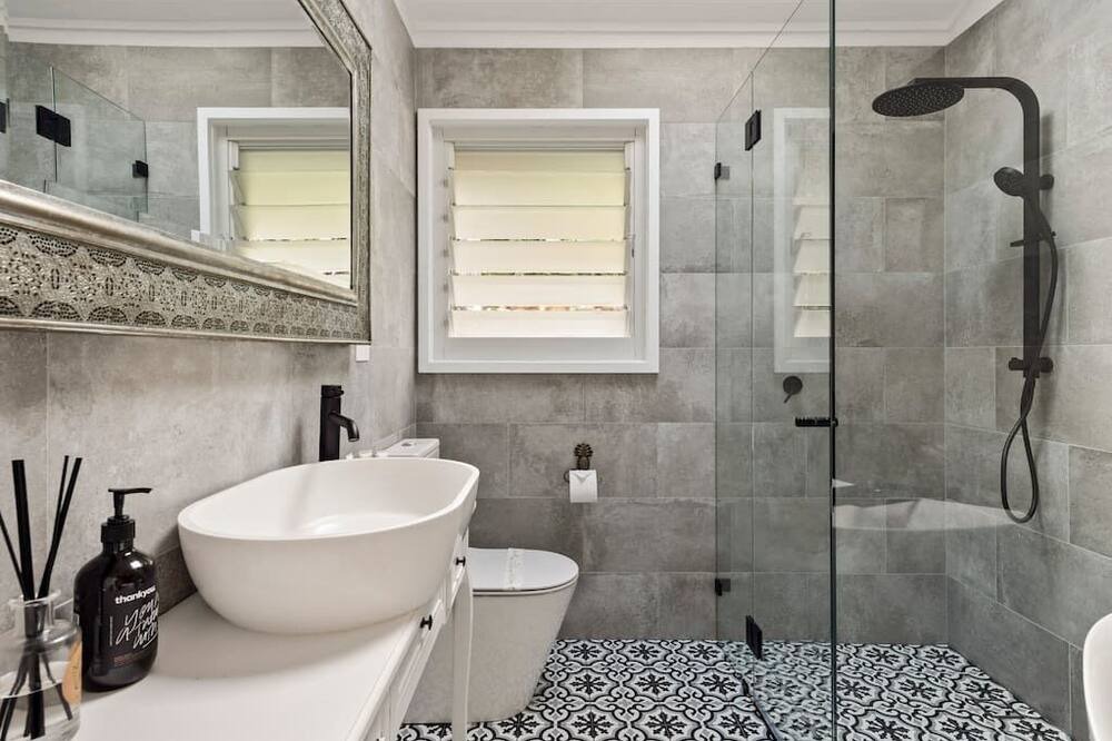 Photo of Bathroom in Stanwell Park