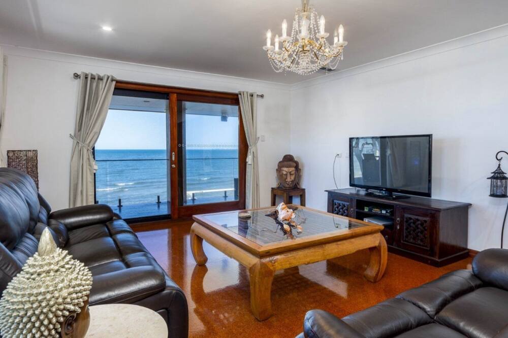Photo of Livingroom in Beachmere