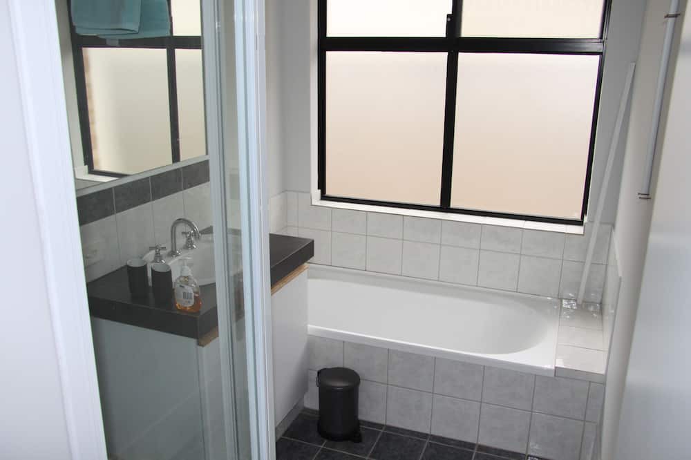 Photo of Bathroom in Warnbro