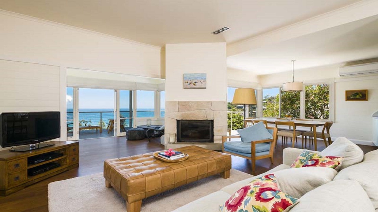 Photo of Livingroom in Whale Beach