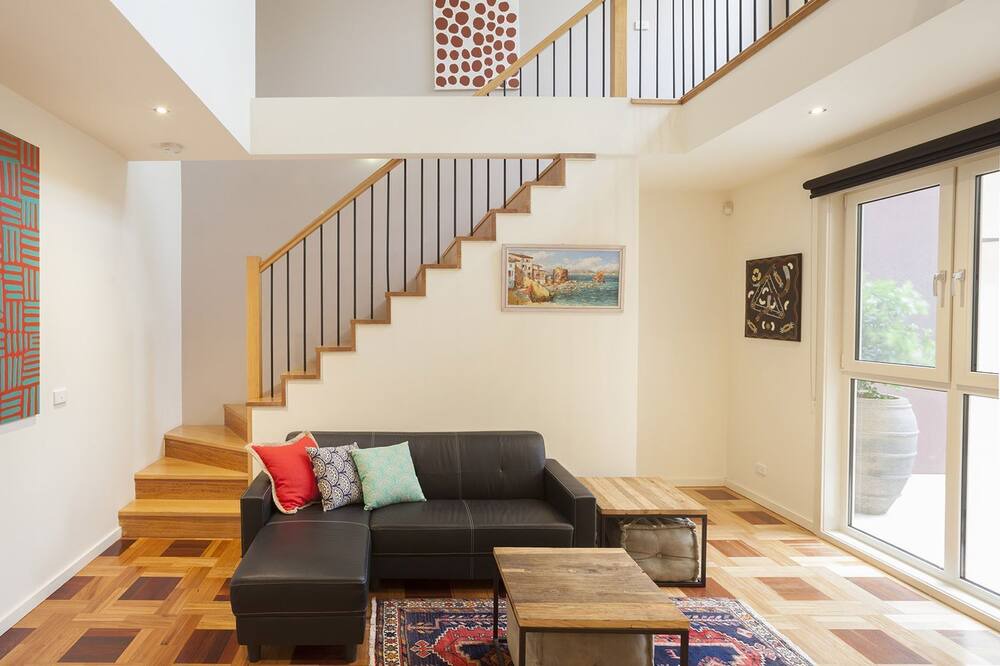 Photo of Livingroom in Elwood