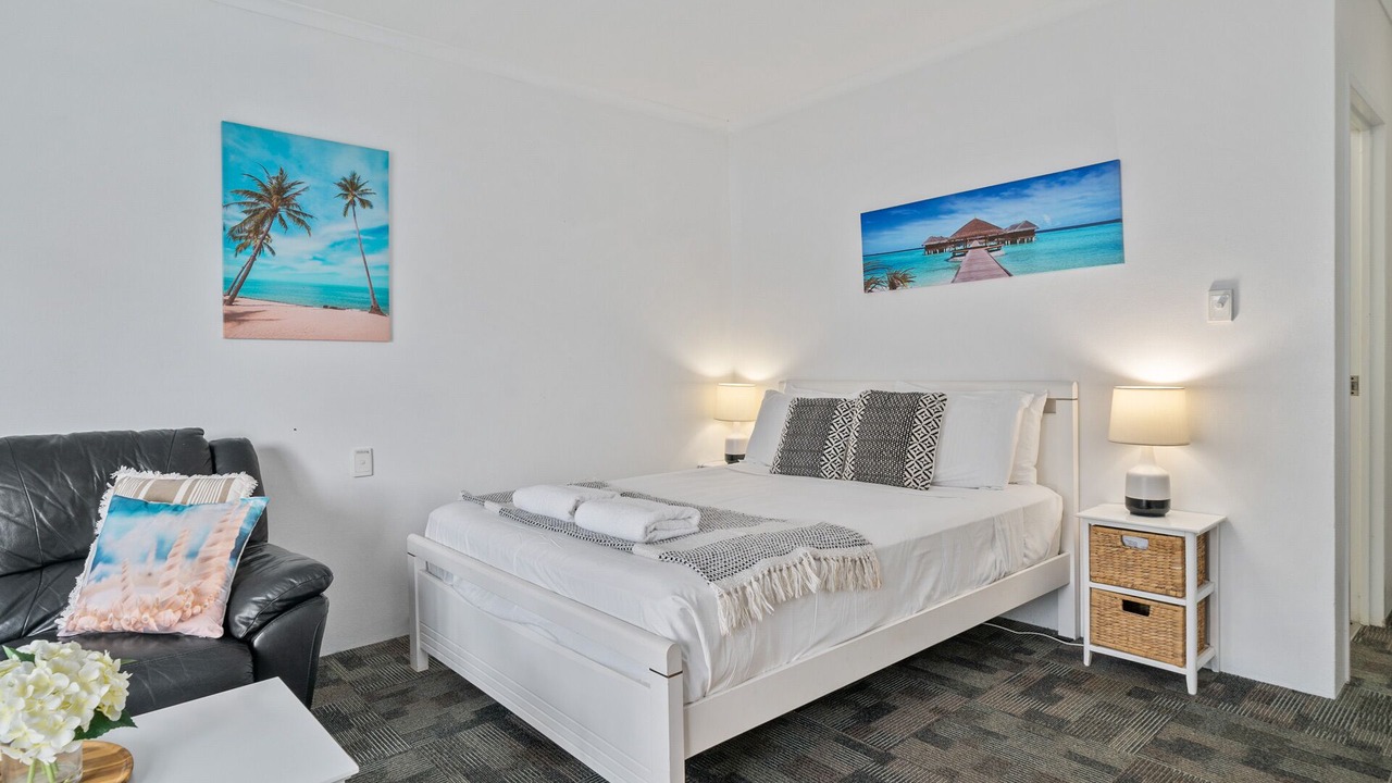 Photo of Outdoor in Dolphin Heads