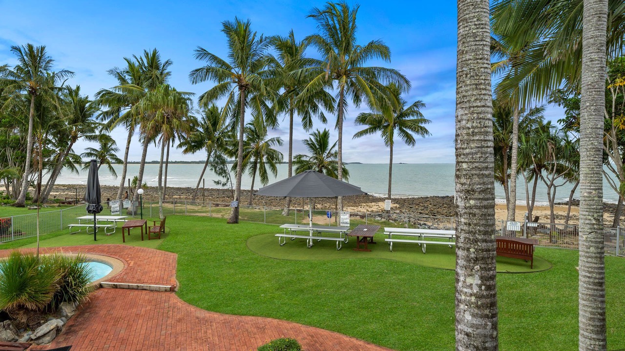 Photo of Outdoor in Dolphin Heads