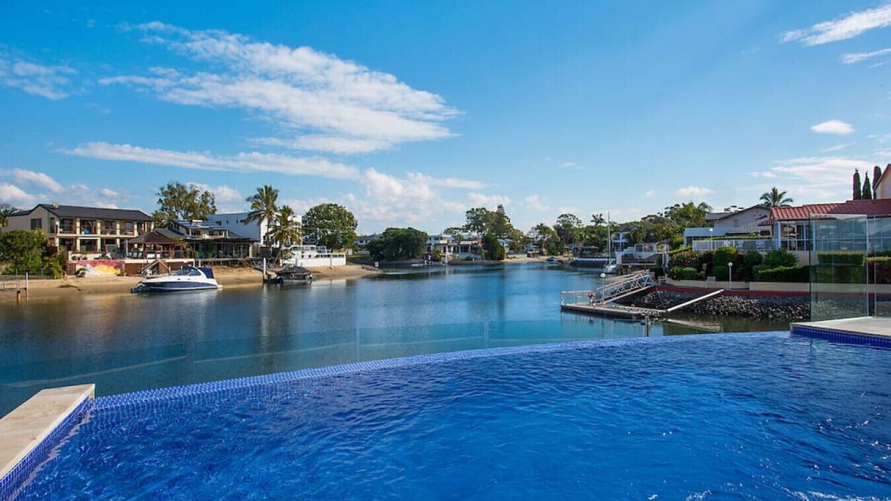 Photo of Others in Broadbeach Waters