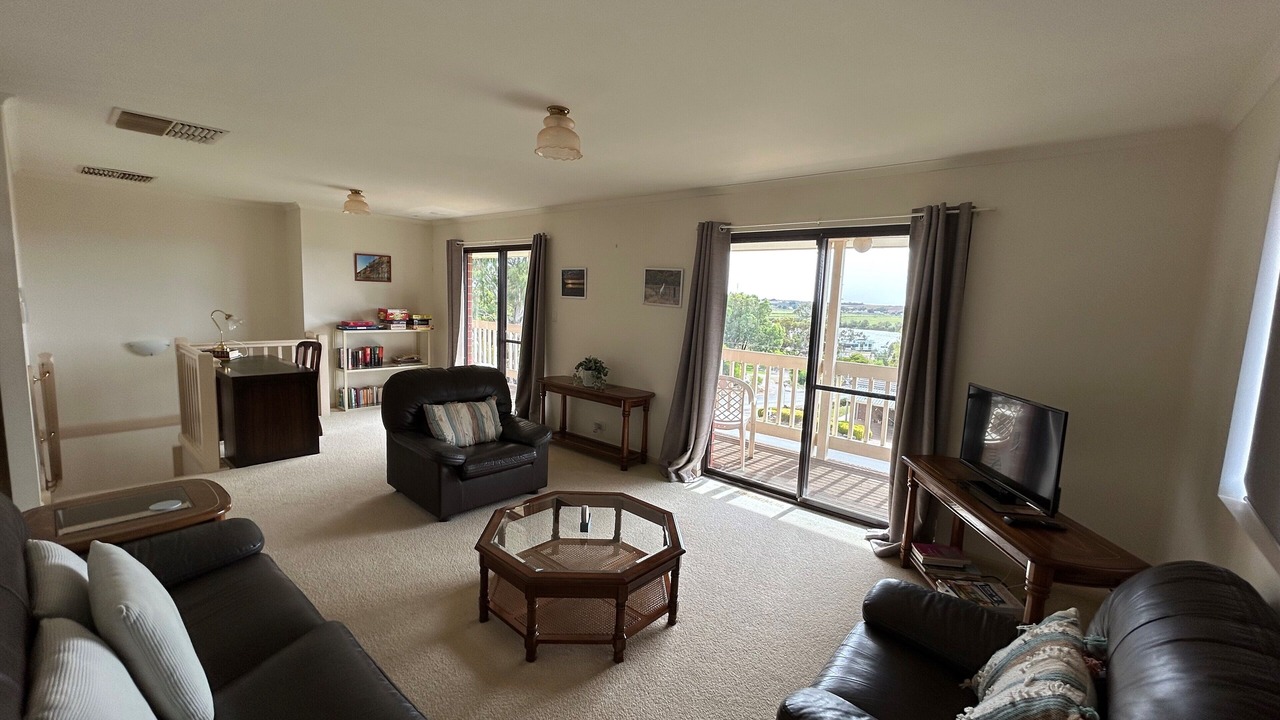 Photo of Livingroom in White Sands
