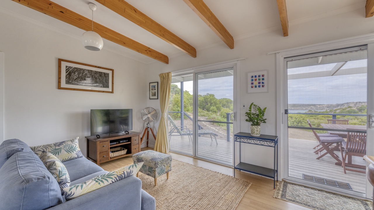 Photo of Livingroom in Pelican Lagoon