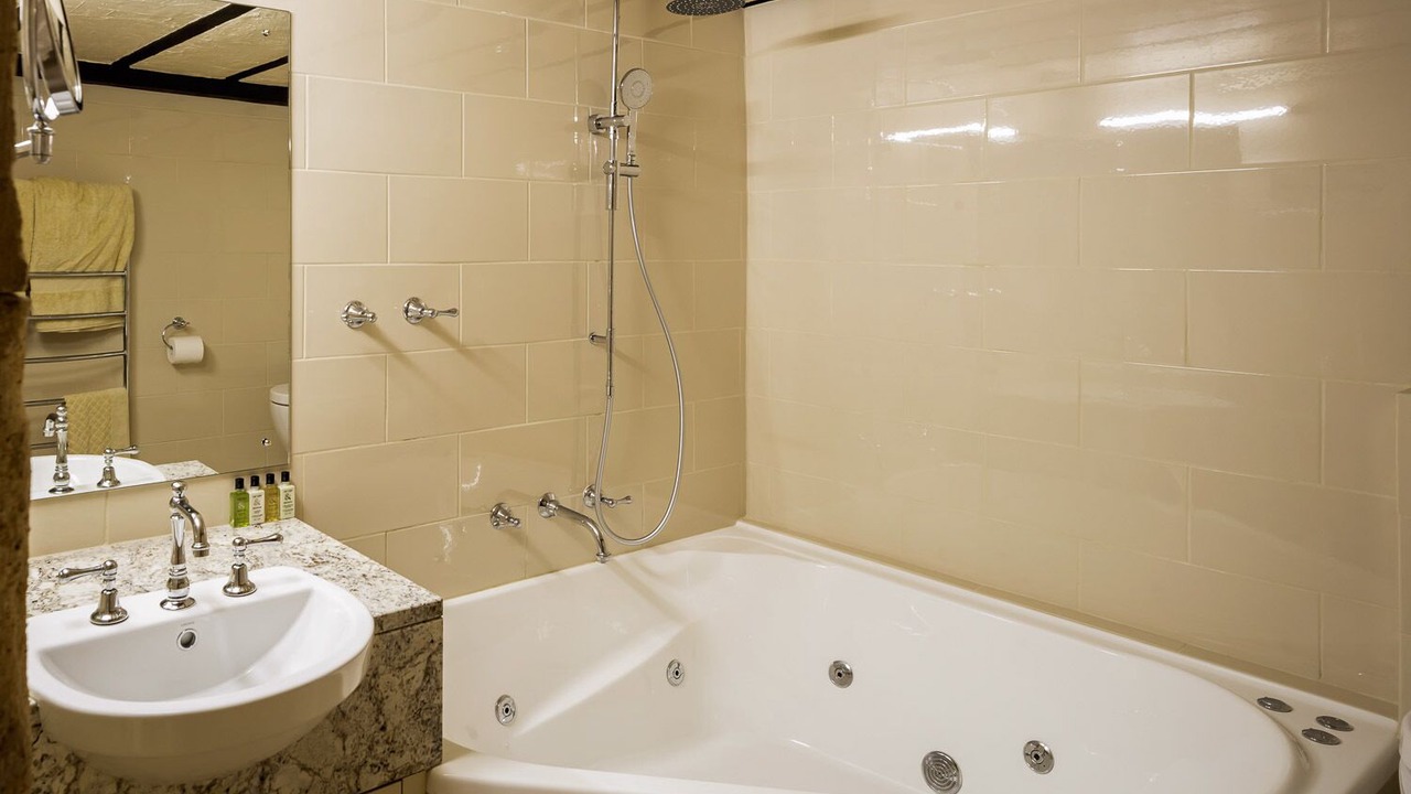 Photo of Bathroom in Crafers