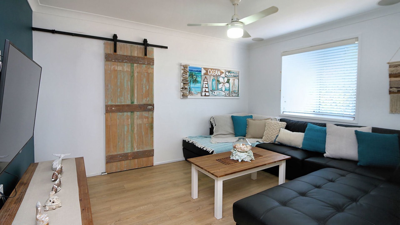 Photo of Livingroom in Elliott Heads