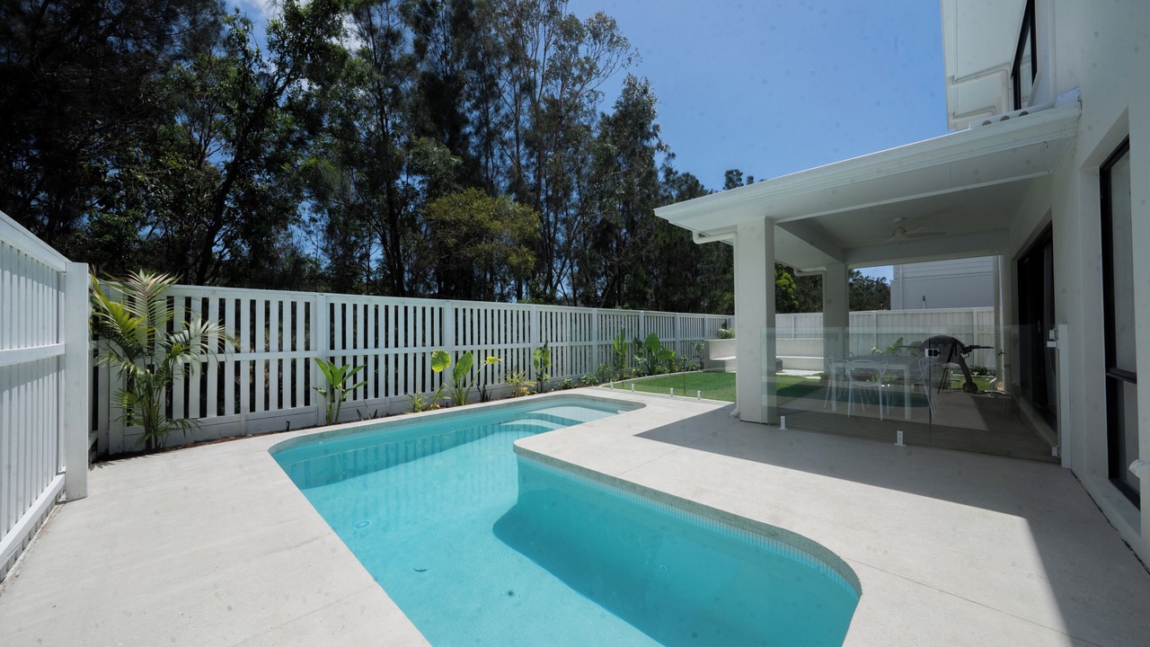 Photo of Outdoor in West Burleigh