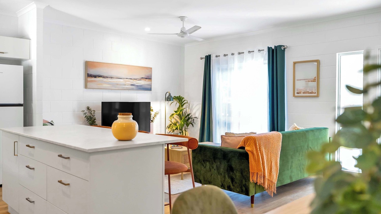 Photo of Livingroom in Holloways Beach