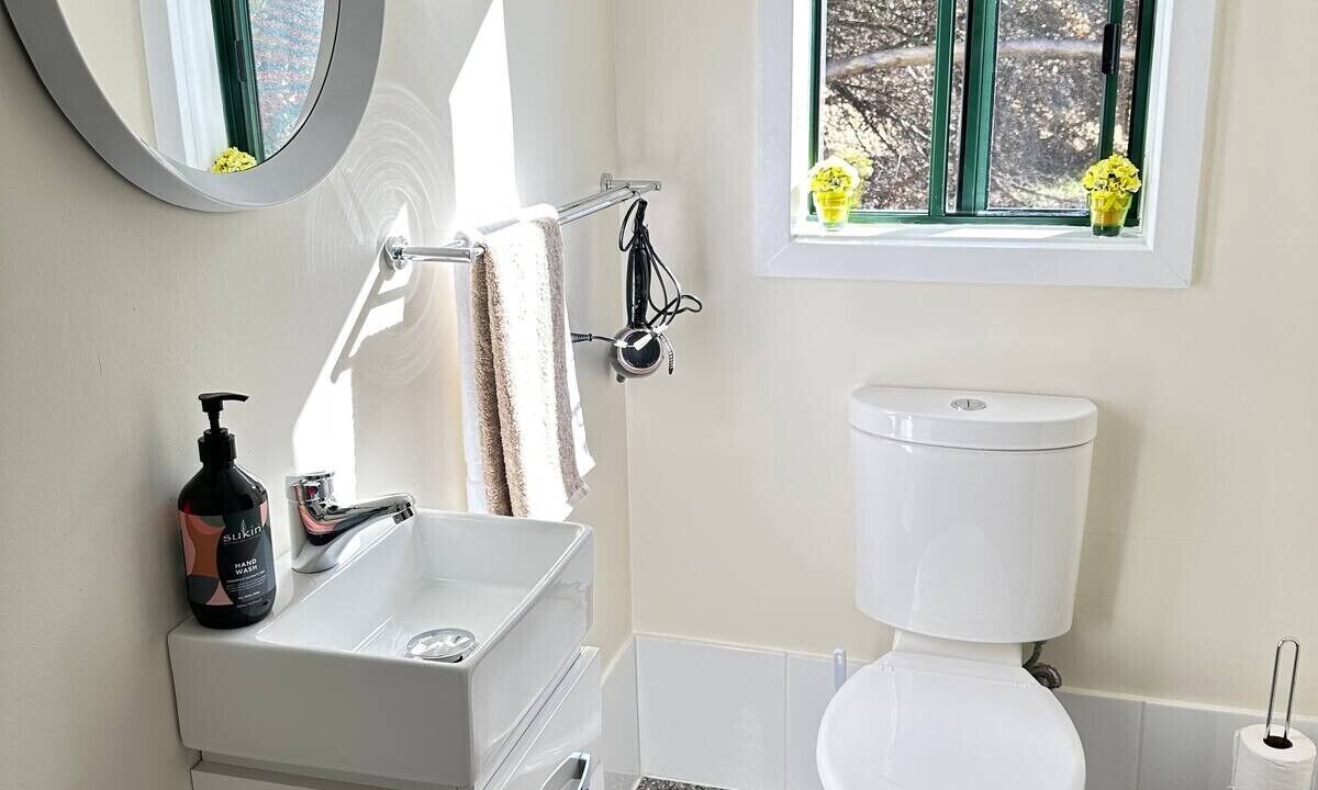 Photo of Bathroom in Brownlow Ki