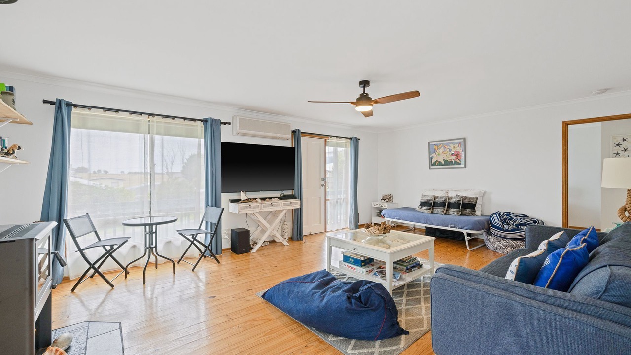 Photo of Livingroom in Coronet Bay