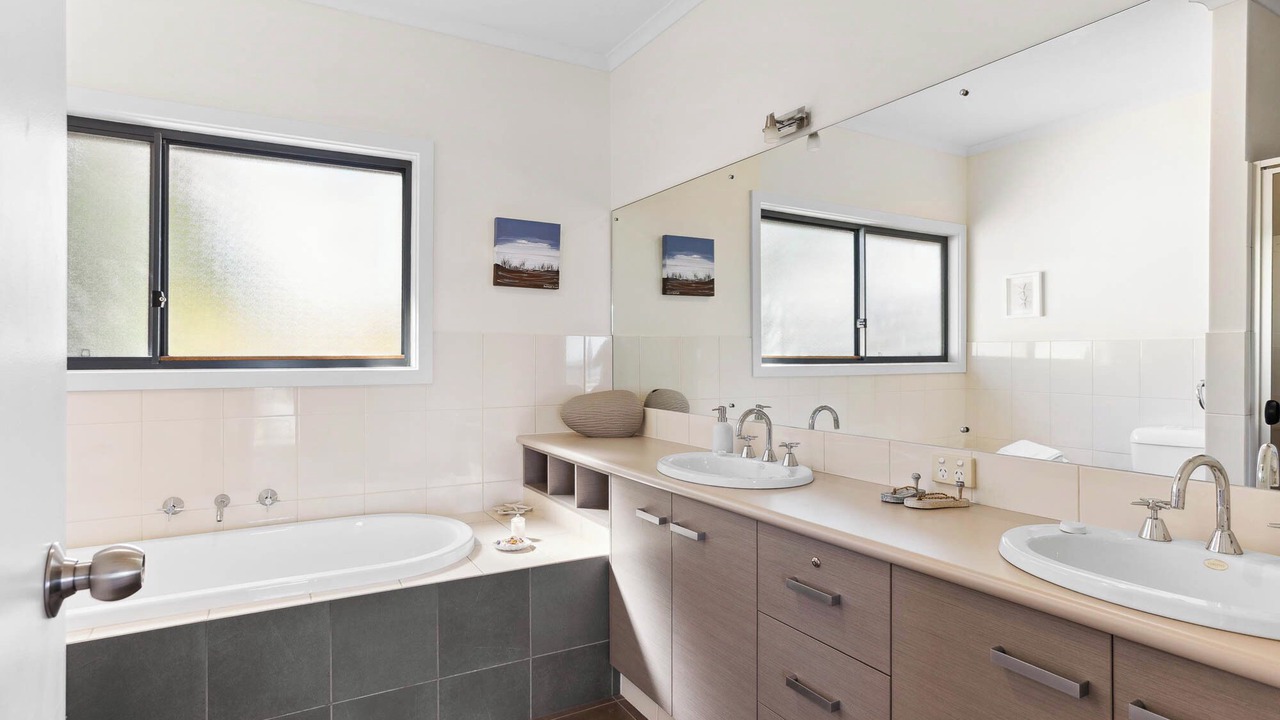Photo of Bathroom in Carrickalinga