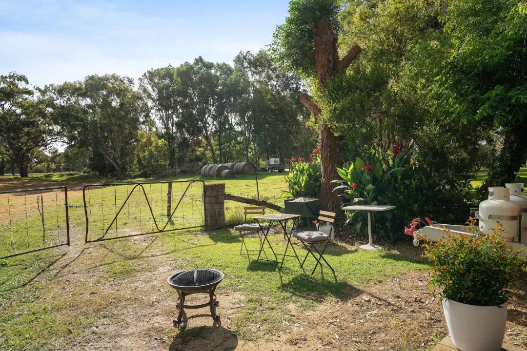 Photo of Others in Markwood