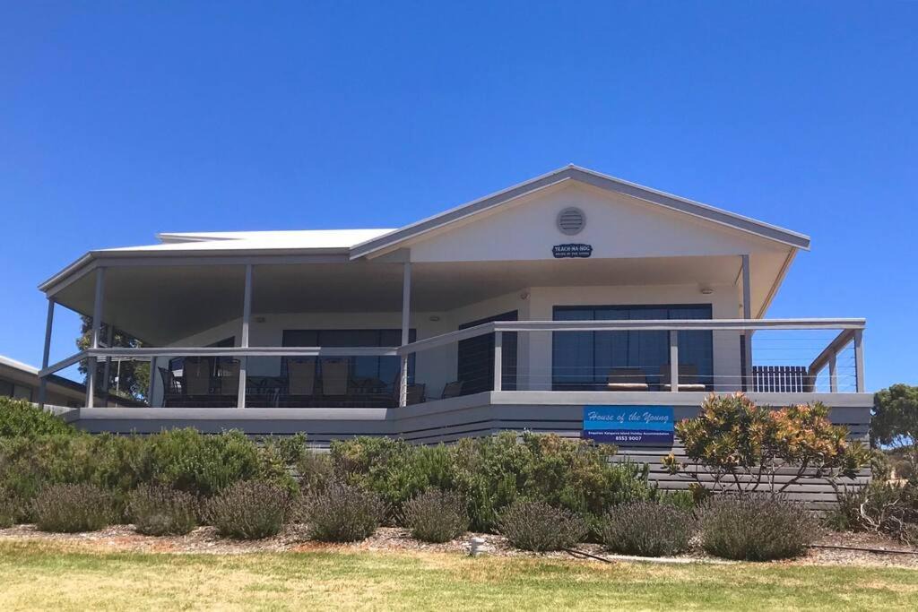 Photo of Others in Emu Bay