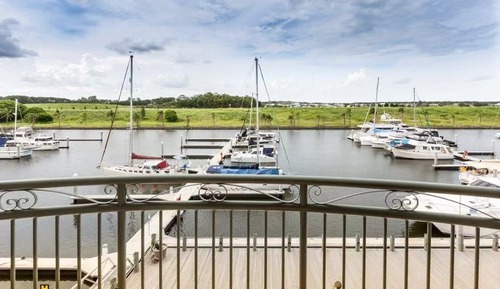 Studio Apartment 2 Queen Beds with Harbour View