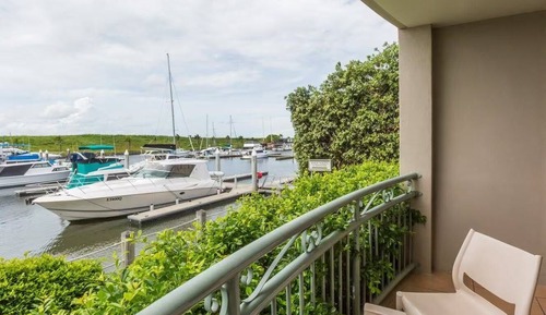 Studio Apartment 2 Queen Beds Waterfront