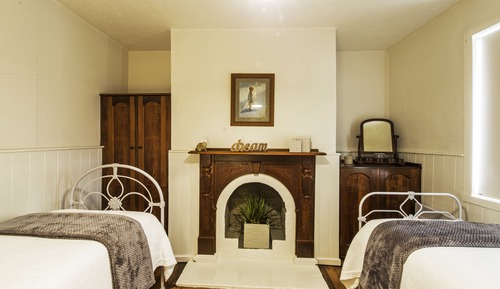 Standard Cottage, 2 Twin Beds, Non Smoking, Mountain View