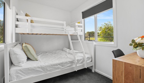 Bay Breeze Cabin Sleeps 4