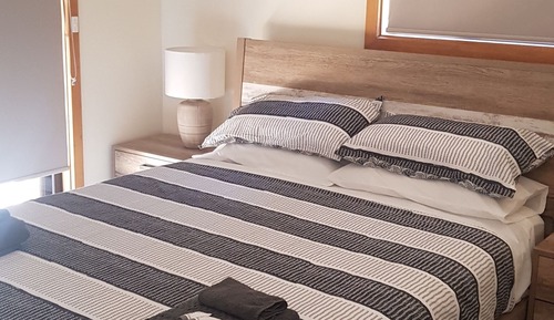 2 Bedroom Cabin with Kitchenette