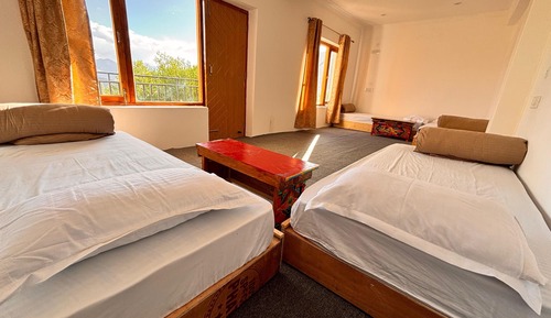 Economy Quadruple Room, Mountain View