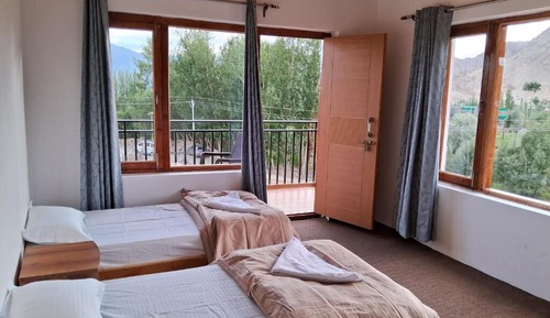Comfort Double Room, Private Bathroom, Mountain View