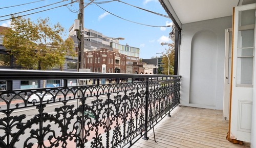 Mixed 2 Beds w/ Balcony & Shared Bathroom