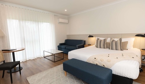 Deluxe Room, 1 King Bed