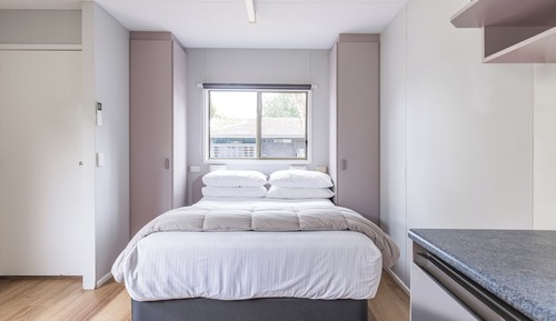 Ibis Cabin