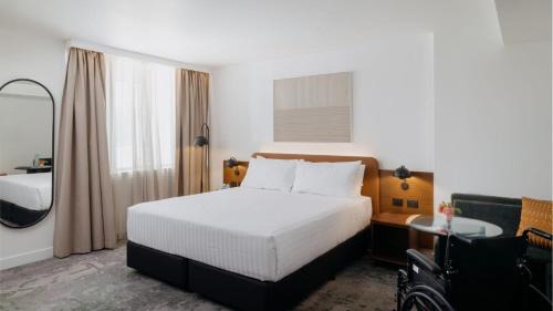 Standard King Room - Accessible