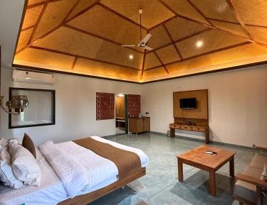 Suite with Mountain View