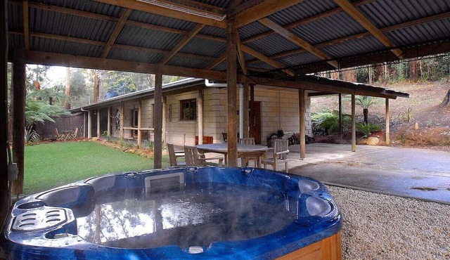 Weddings. Events. Art & Healing Retreats. 7 Acre Rain Forest Paradise.